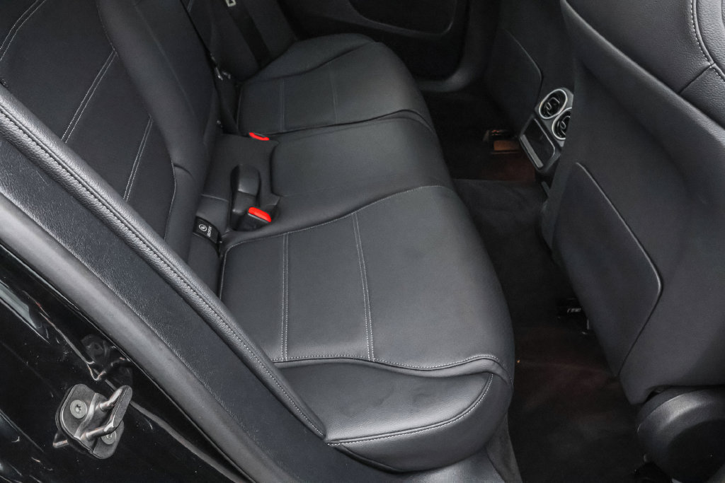 Used 2025 Mercedes-Benz C 300 4MATIC Sedan image 34