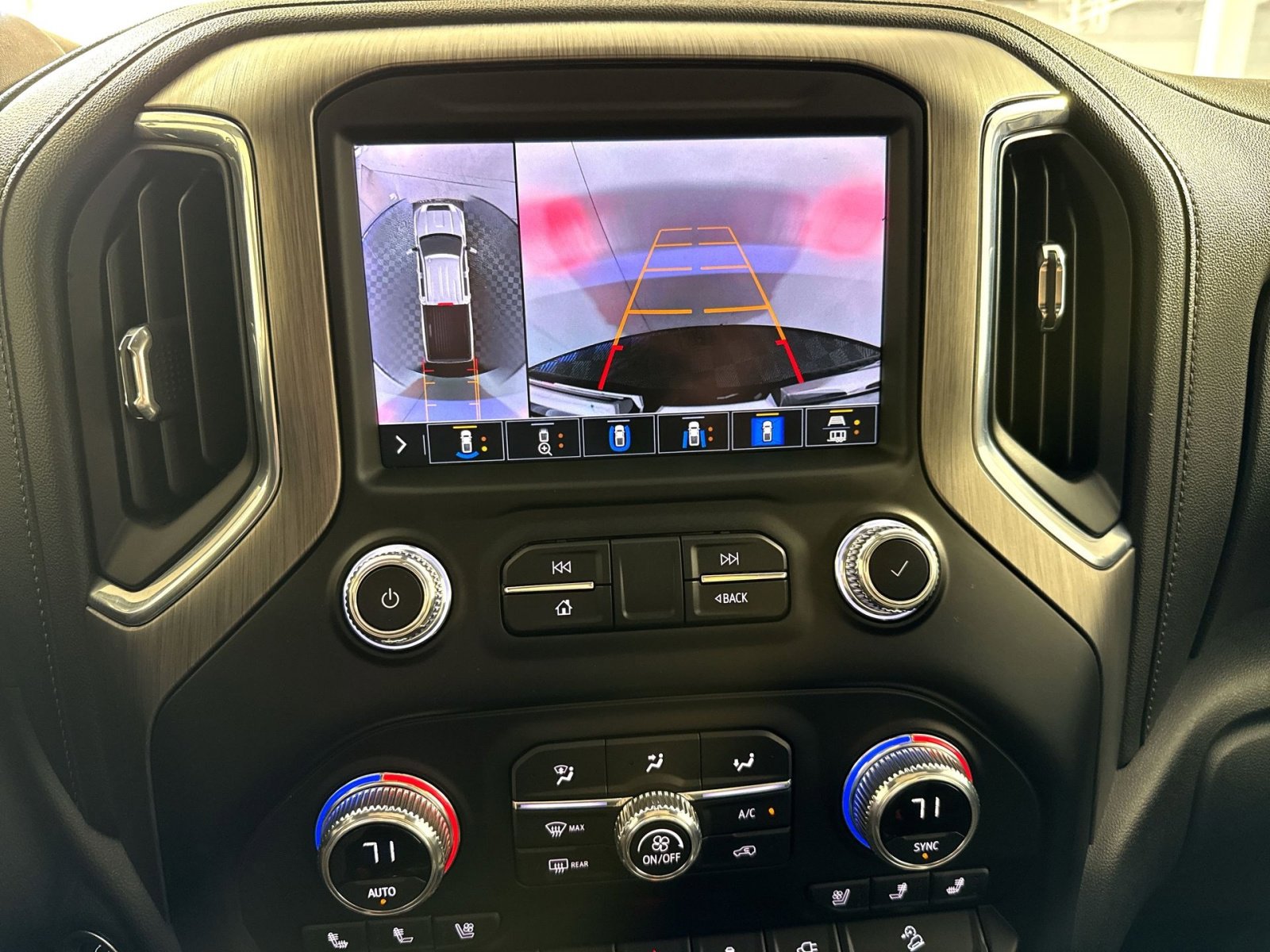 Used 2020 GMC Sierra 2500 Denali w/ Denali Ultimate Package AWD/4WD image 19