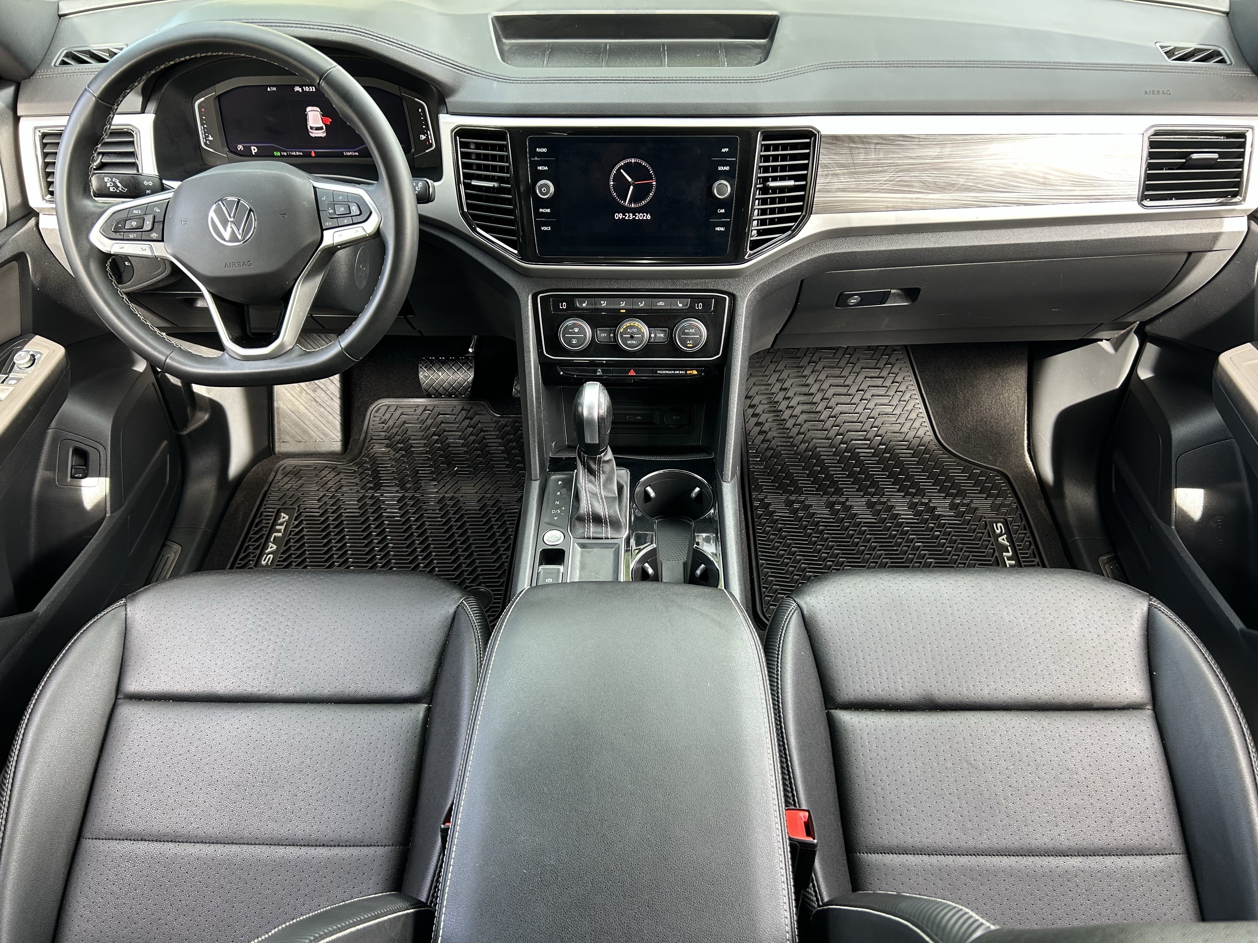 Used 2023 Volkswagen Atlas Cross Sport SE w/ Panoramic Sunroof Package FWD image 13
