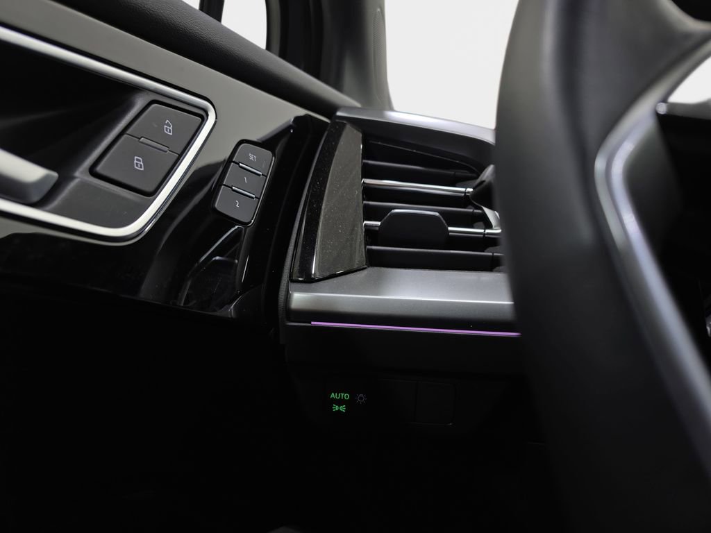 Used 2024 Audi Q4 e-tron Premium Plus w/ Premium Plus image 28