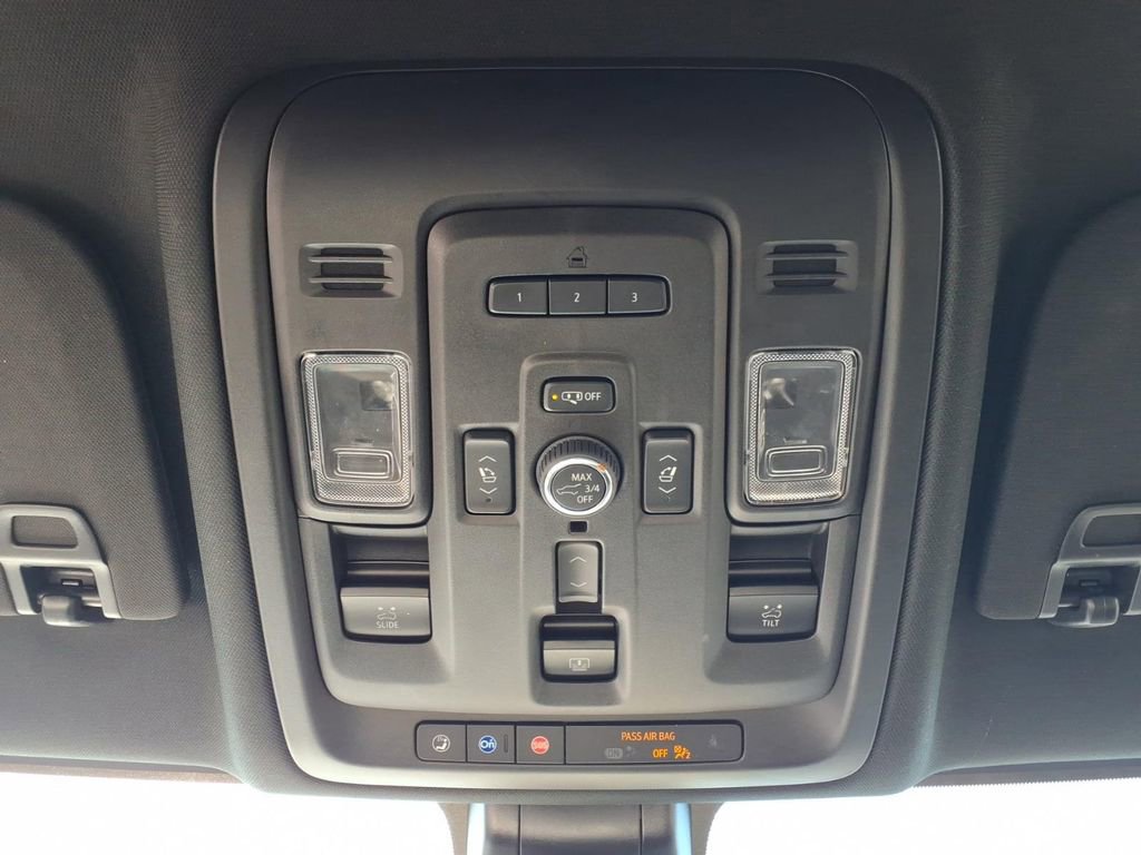 Used 2022 GMC Yukon XL Denali AWD/4WD image 27