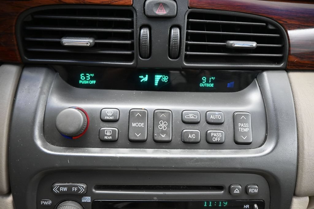 Used 2002 Cadillac De Ville w/ Comfort/Convenience Pkg FWD image 19