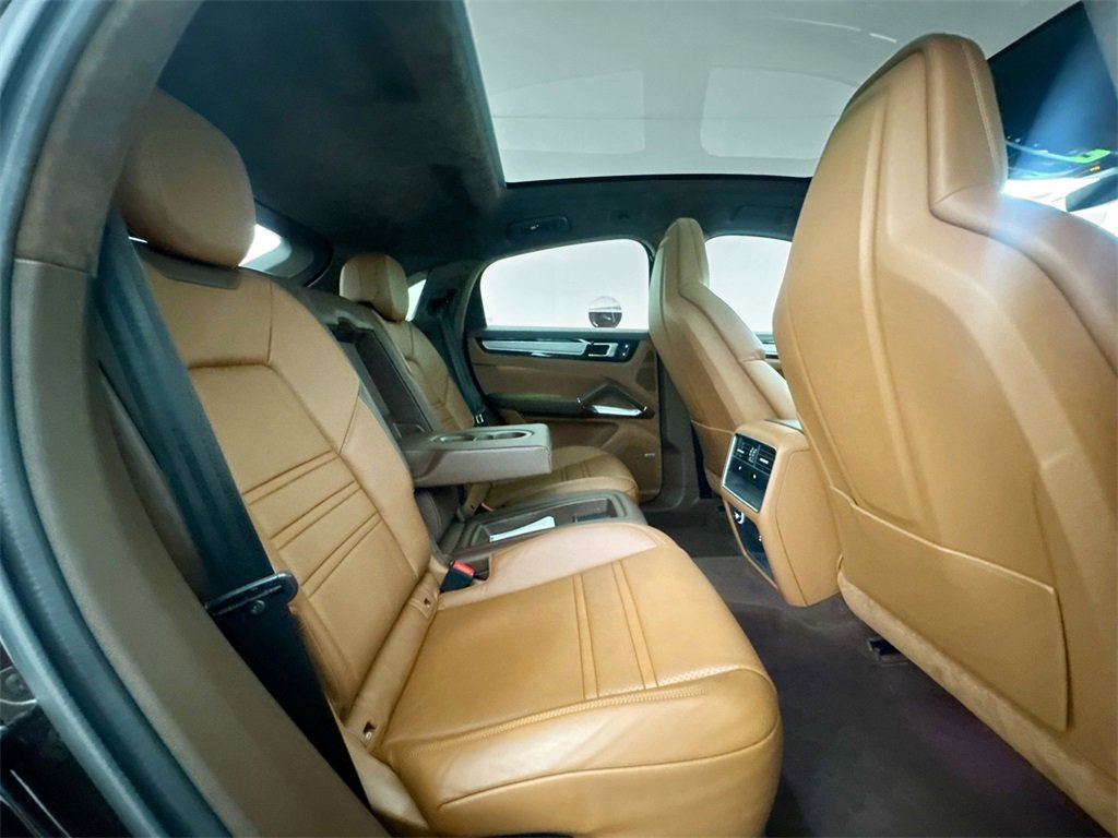 Used 2022 Porsche Cayenne Turbo image 26