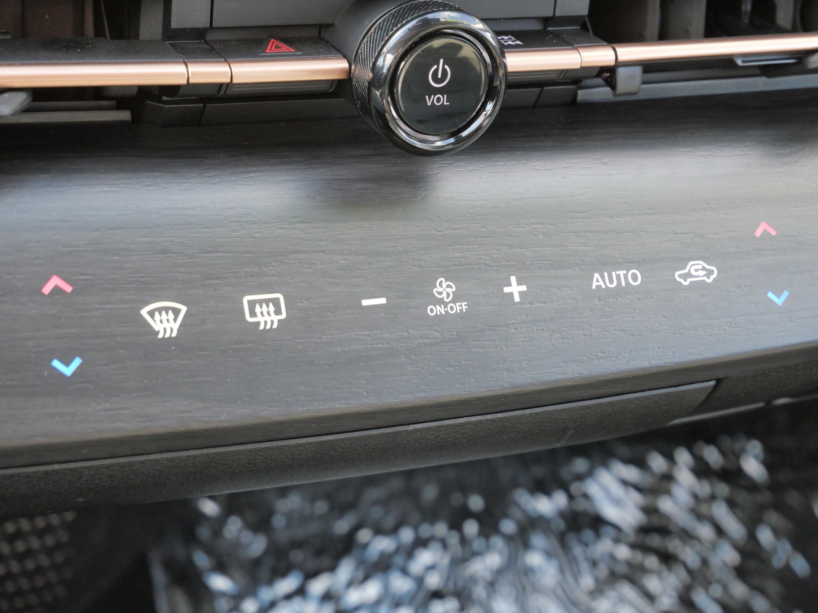 Used 2023 Nissan Ariya AWD image 25