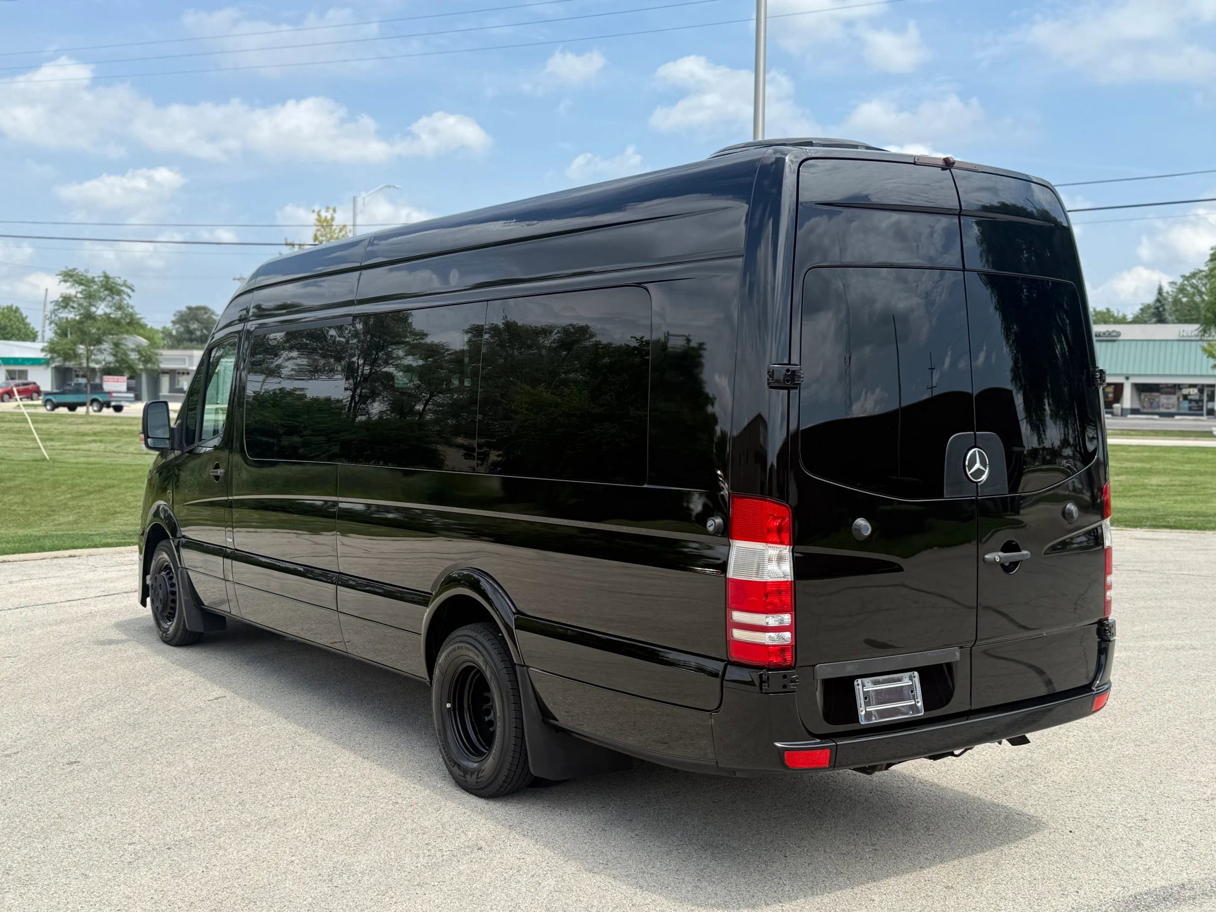 Used 2015 Mercedes-Benz Sprinter 3500 w/ Window Fleet Package image 10