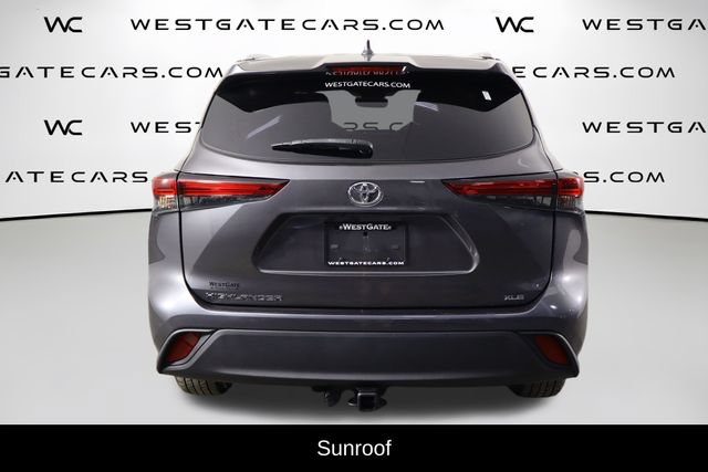 Used 2023 Toyota Highlander XLE FWD image 4