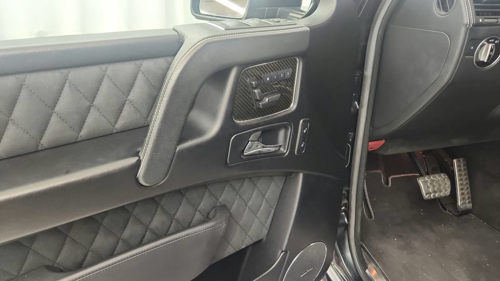Used 2017 Mercedes-Benz G 550 Squared image 16