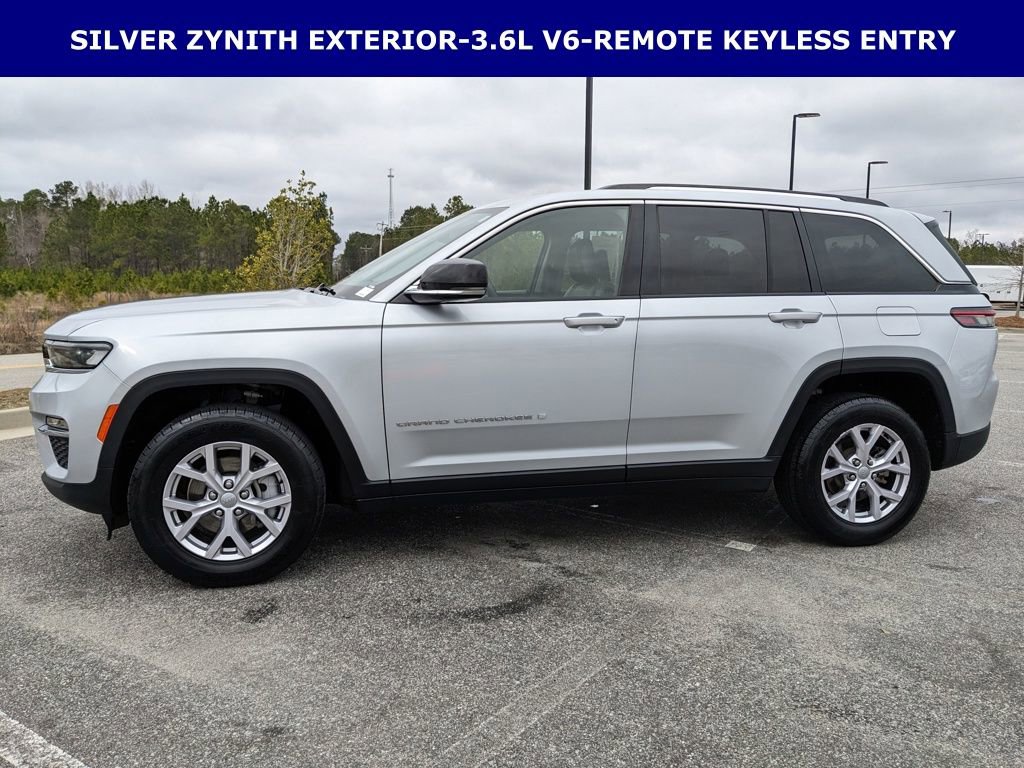 Used 2022 Jeep Grand Cherokee Limited image 11