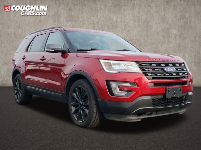 Used 2017 Ford Explorer XLT w/ Equipment Group 202A image 1