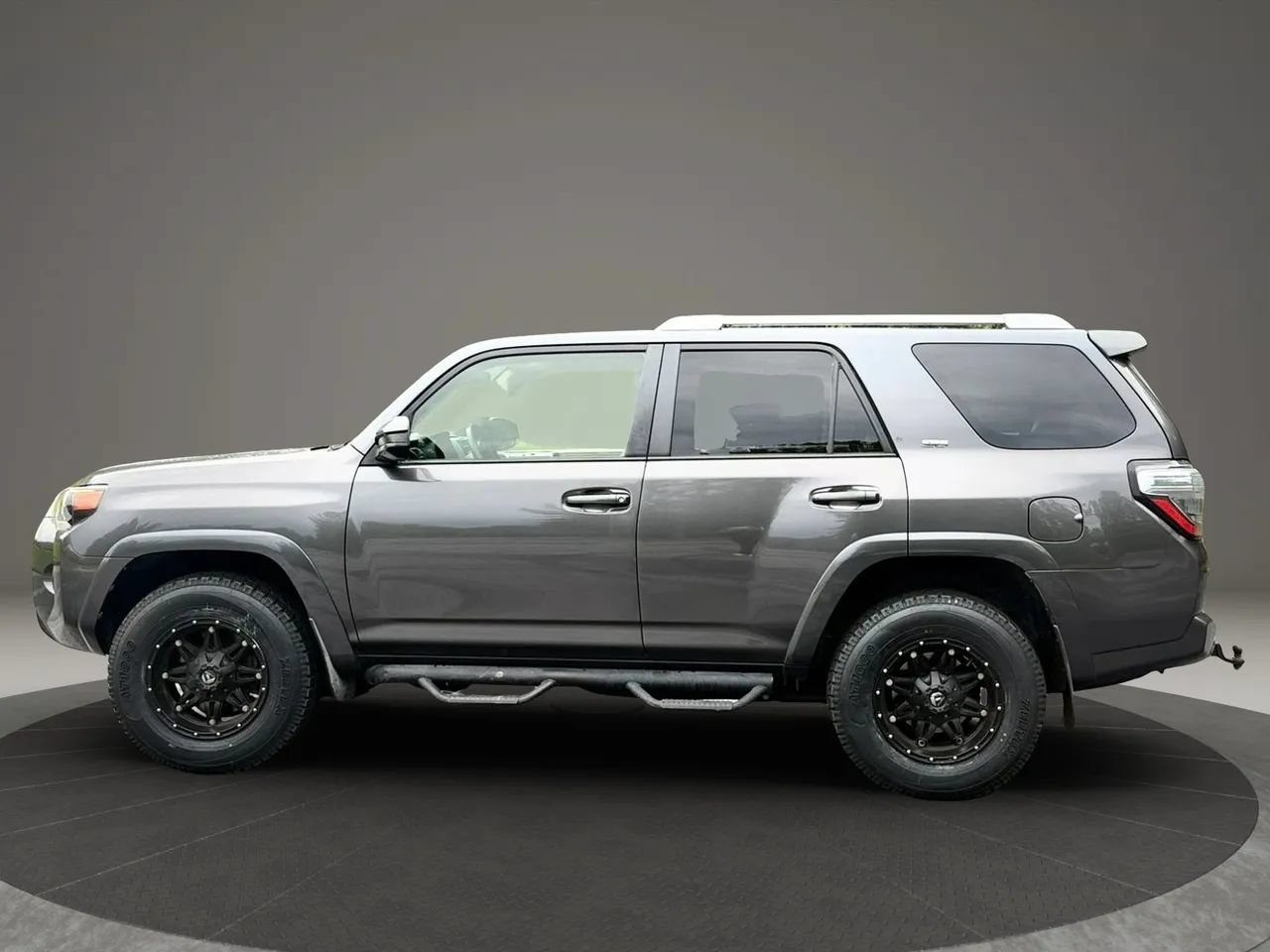 Used 2016 Toyota 4Runner SR5 AWD/4WD image 10