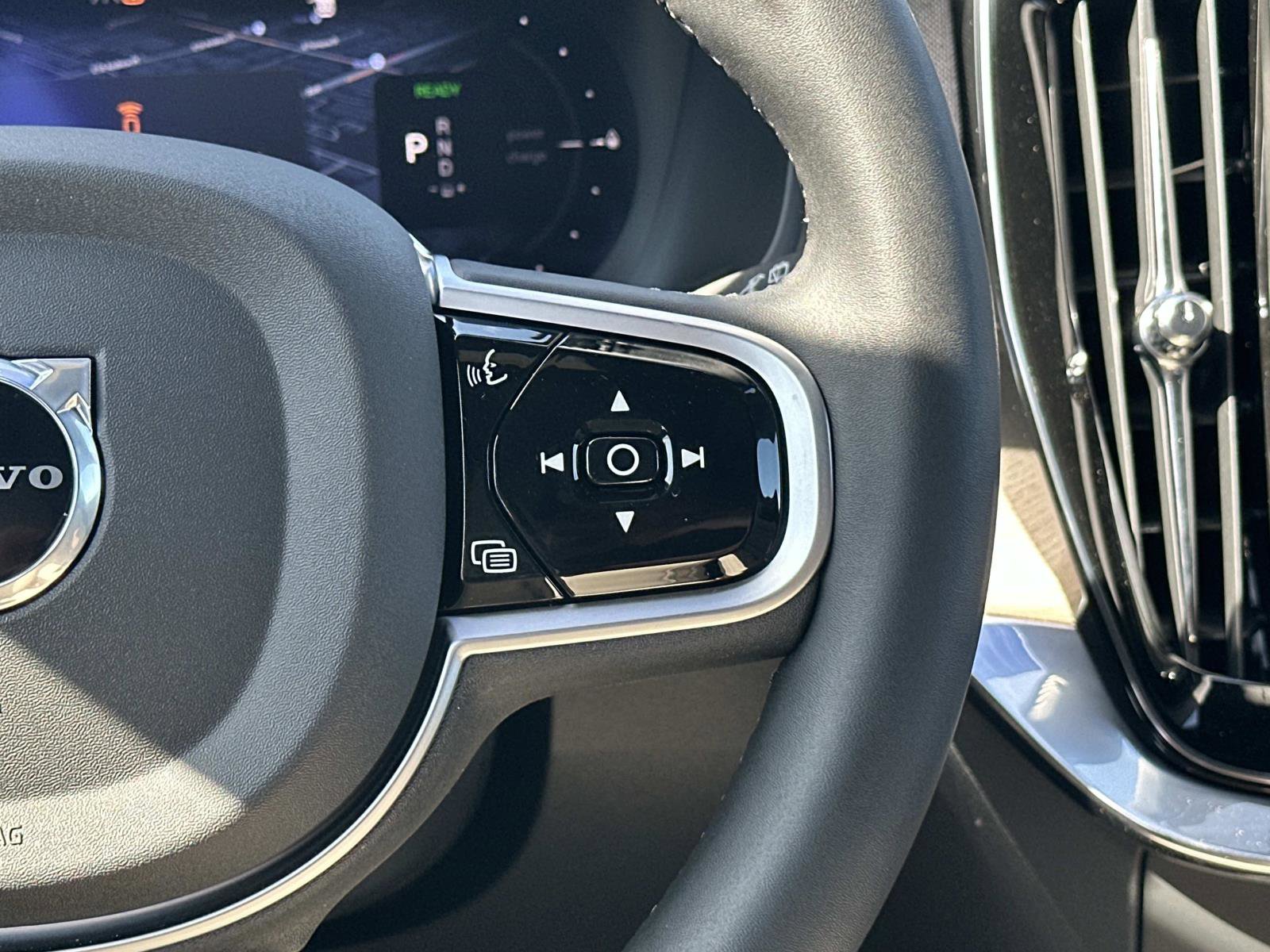 New 2026 Volvo XC90 T8 Plus image 9