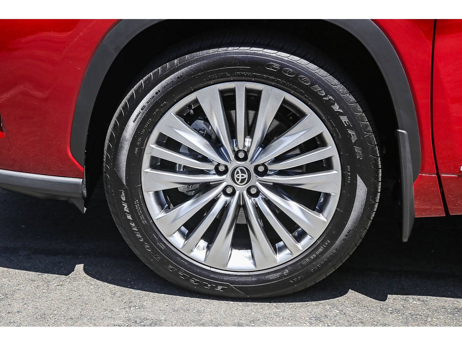 Used 2026 Toyota Highlander Platinum AWD/4WD image 9