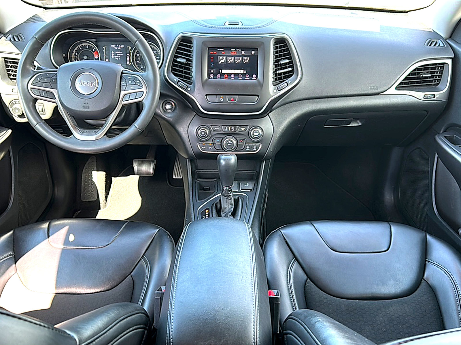Used 2020 Jeep Cherokee Latitude Plus FWD image 20