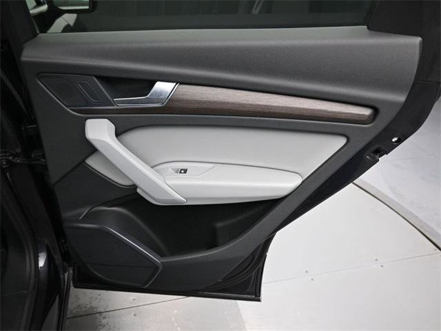 Used 2023 Audi Q5 2.0T Premium w/ Convenience Package image 34