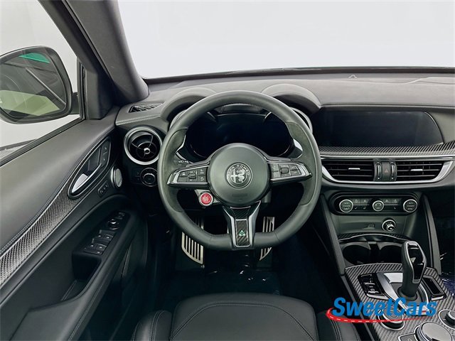 Used 2024 Alfa Romeo Stelvio Quadrifoglio image 16