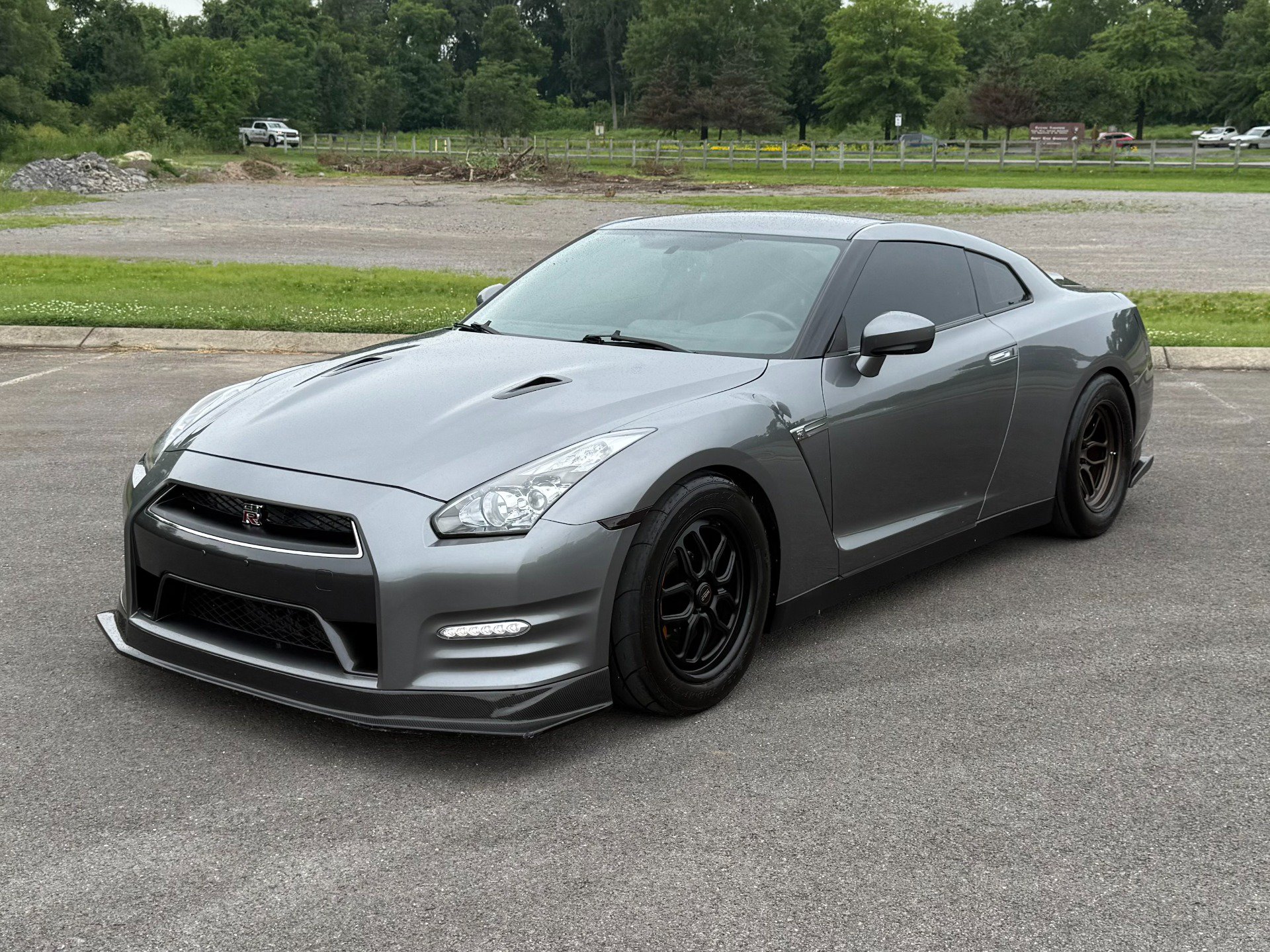 Used 2012 Nissan GT-R Premium AWD/4WD image 2