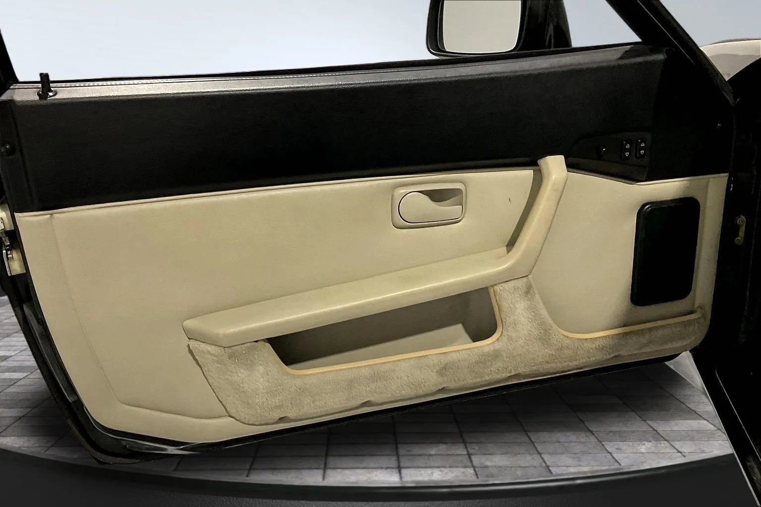 Used 1989 Porsche 944 S2 image 18