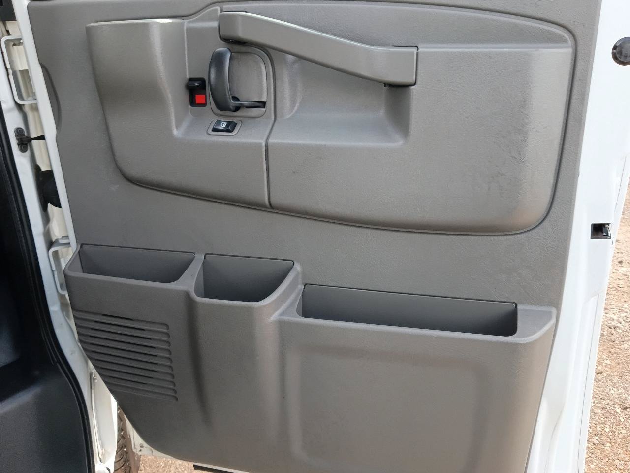 Used 2022 Chevrolet Express 3500 LS RWD image 16