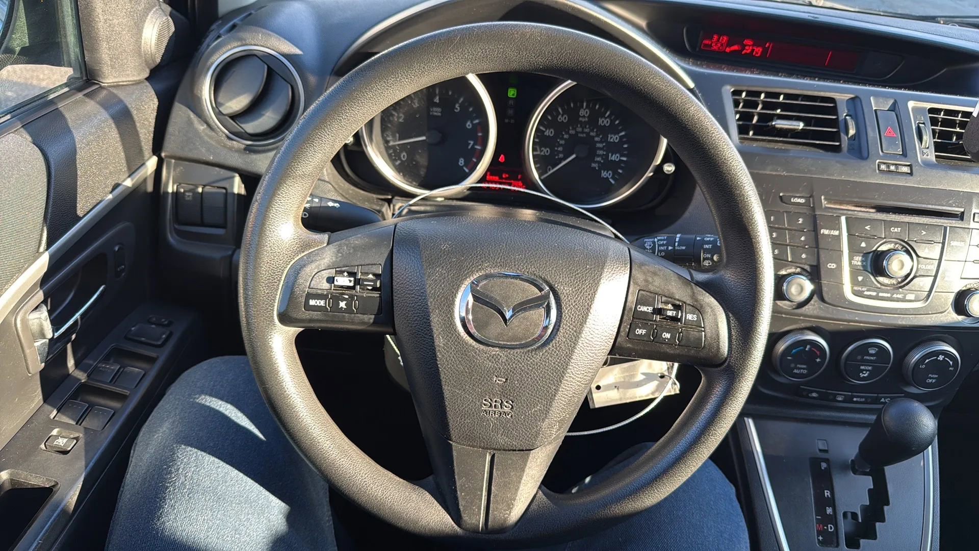 Used 2014 MAZDA MAZDA5 Sport image 10