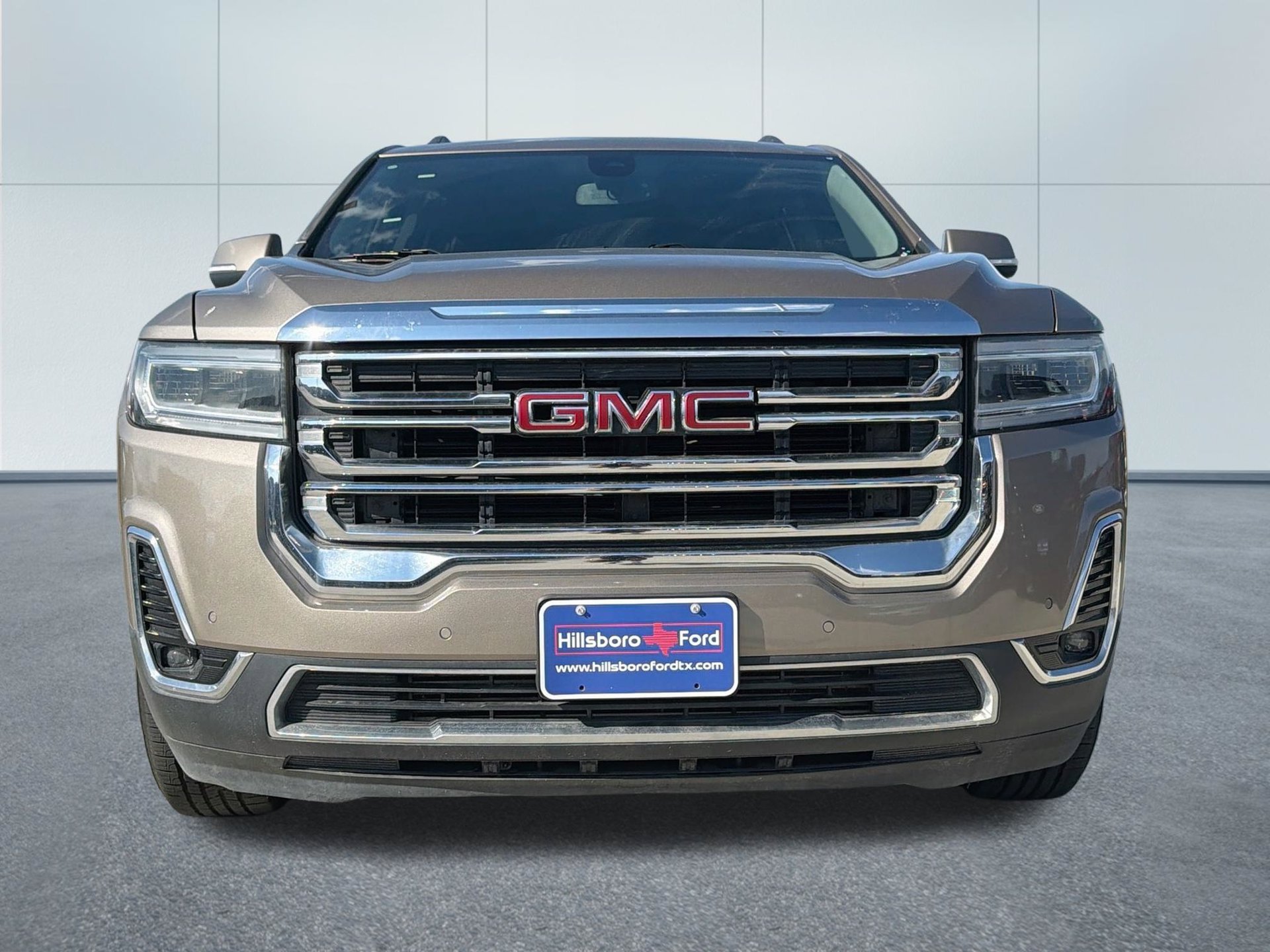 Used 2023 GMC Acadia SLT AWD/4WD image 2