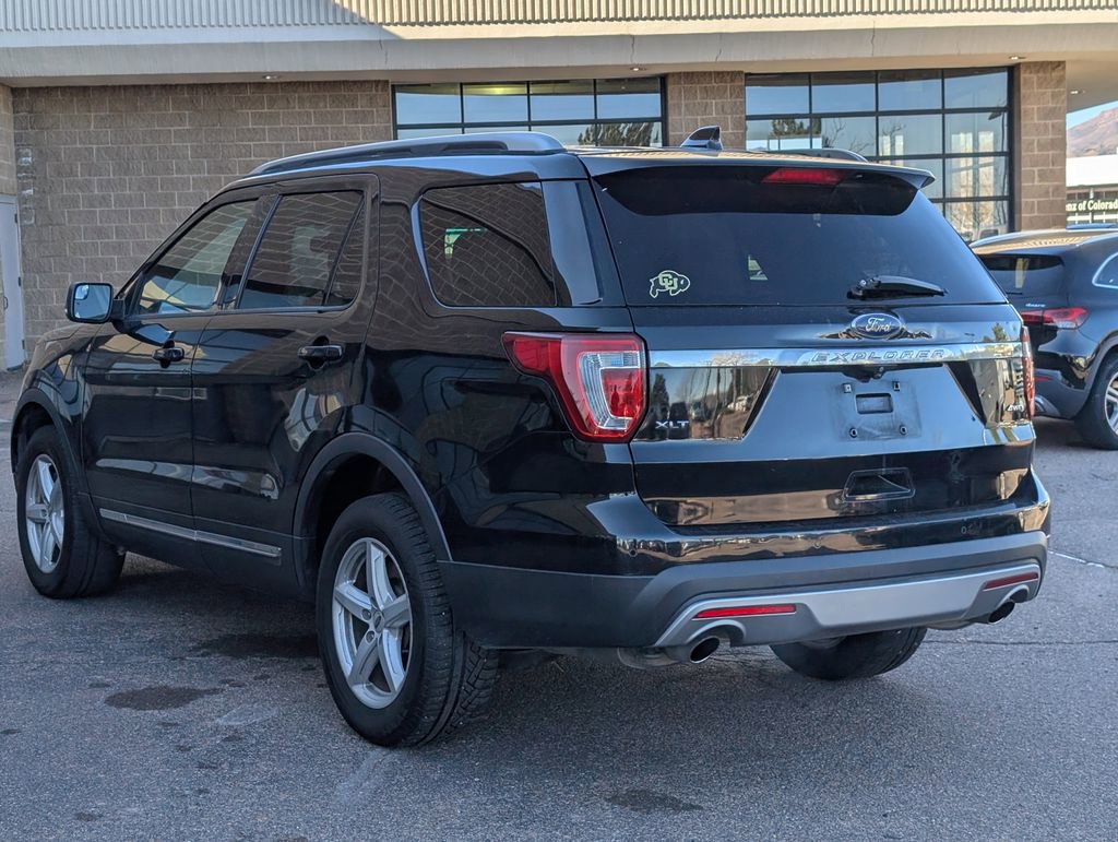 Used 2016 Ford Explorer XLT w/ Equipment Group 202A image 7