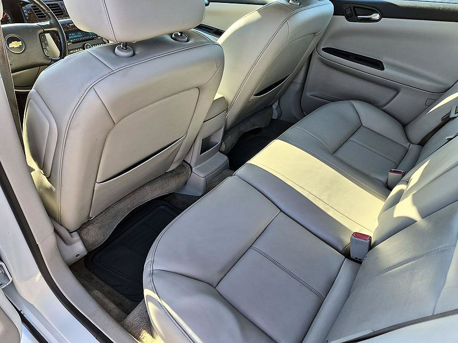 Used 2012 Chevrolet Impala LTZ FWD image 28