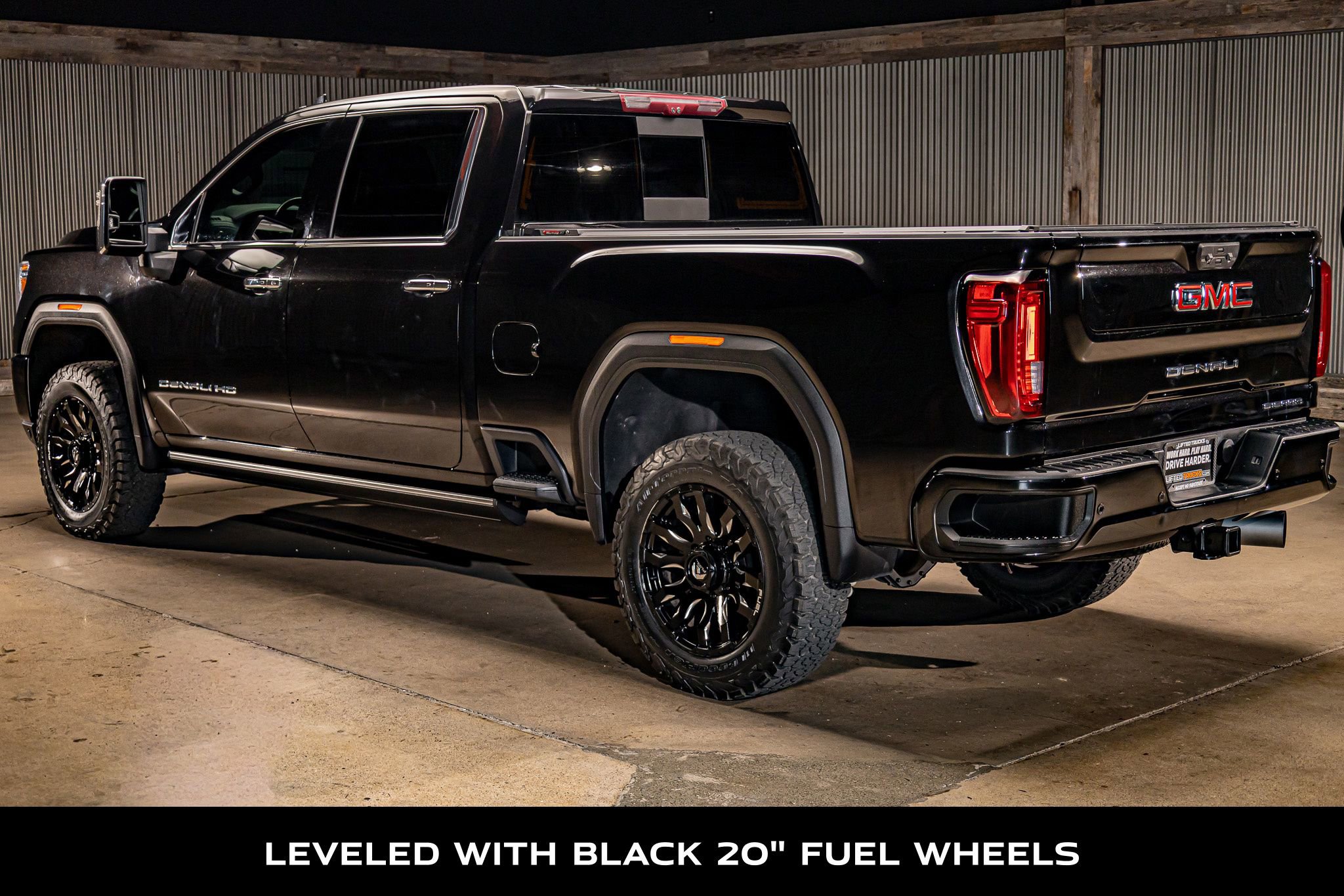 Used 2022 GMC Sierra 2500 Denali w/ Denali Black Diamond Edition image 6