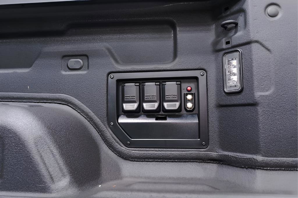 Used 2025 GMC Sierra EV Denali image 44