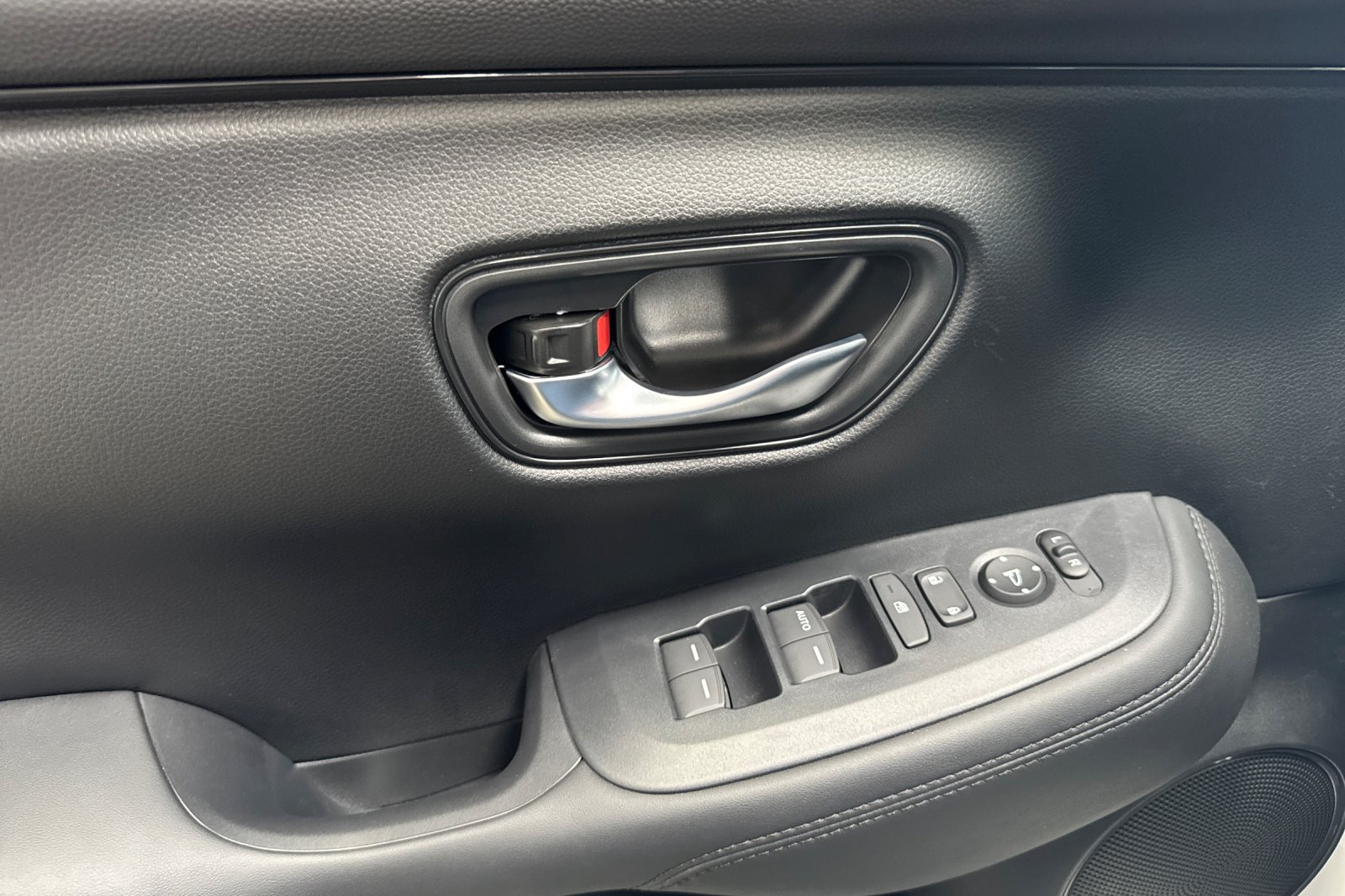New 2027 Honda HR-V LX image 10
