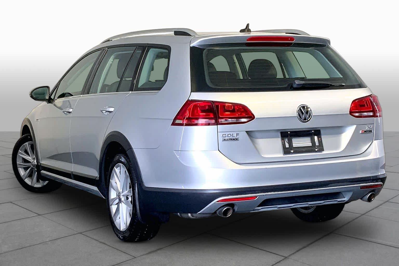 Used 2017 Volkswagen Golf Alltrack SE AWD/4WD image 12