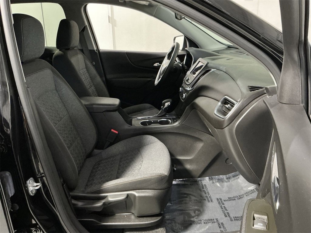 Used 2023 Chevrolet Equinox LT image 33