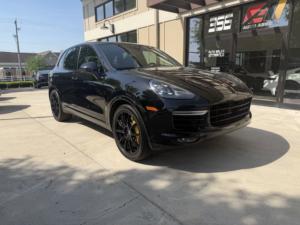 Used 2018 Porsche Cayenne Turbo S AWD/4WD image 3