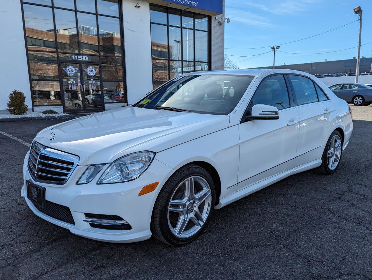 Used 2013 Mercedes-Benz E 350 4MATIC Sedan image 2