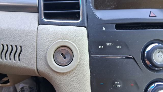 Used 2013 Ford Taurus SEL image 27