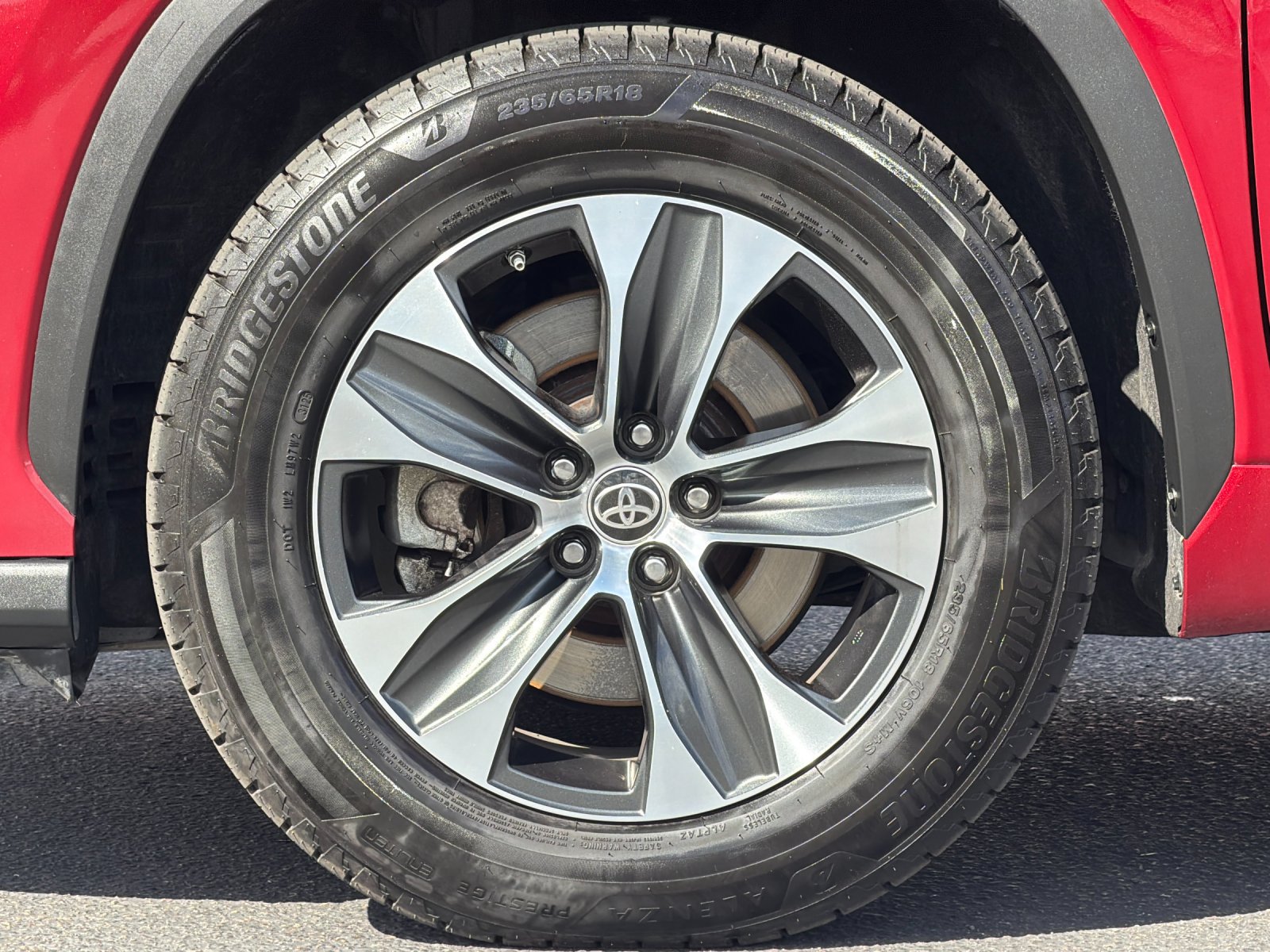 Used 2020 Toyota Highlander XLE FWD image 26