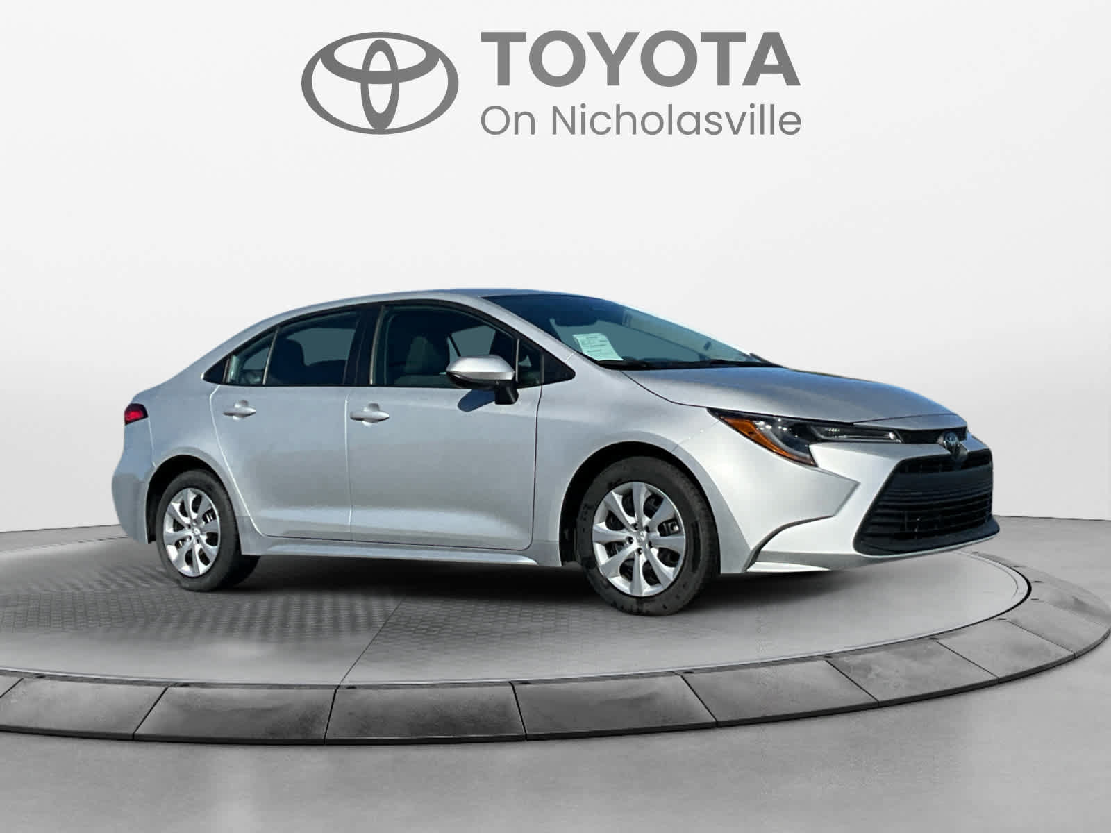 Used 2024 Toyota Corolla LE FWD image 4