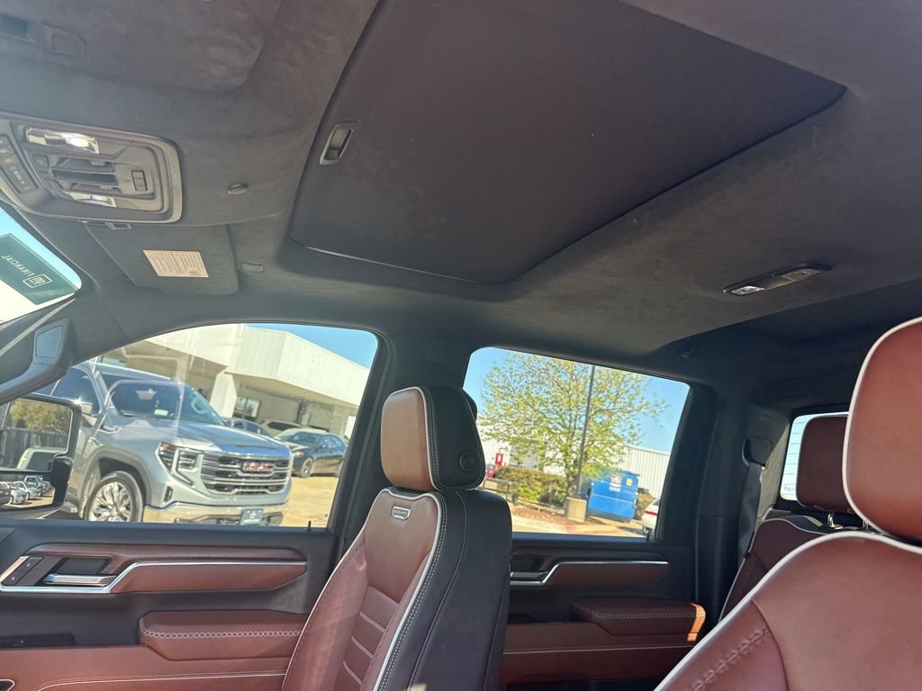 Used 2025 GMC Sierra 2500 Denali Ultimate image 12