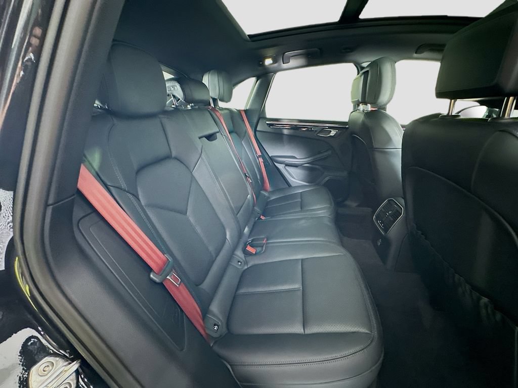 New 2026 Porsche Macan AWD/4WD image 29