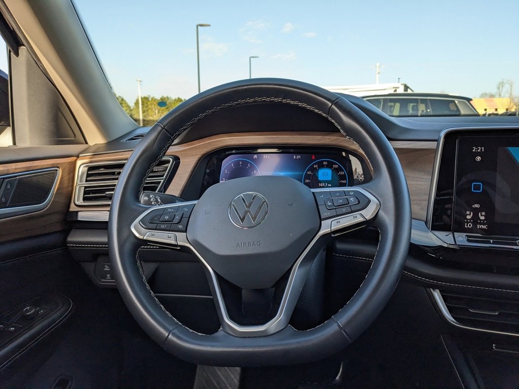 Used 2024 Volkswagen Atlas SE image 24