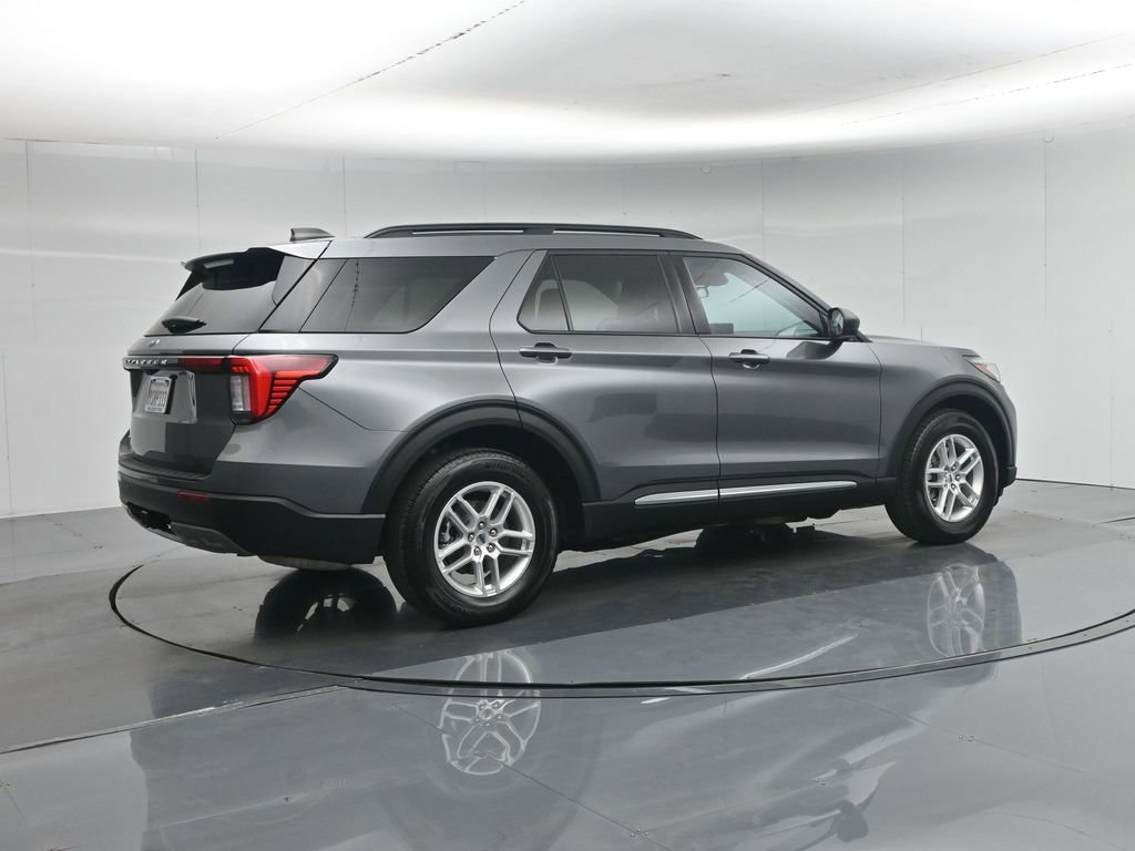 Used 2025 Ford Explorer Active w/ Active Comfort Package RWD image 31
