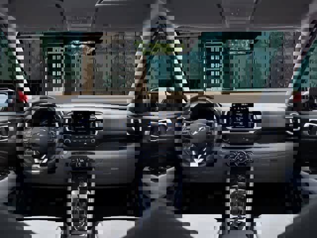 Used 2025 Hyundai Venue SEL image 11