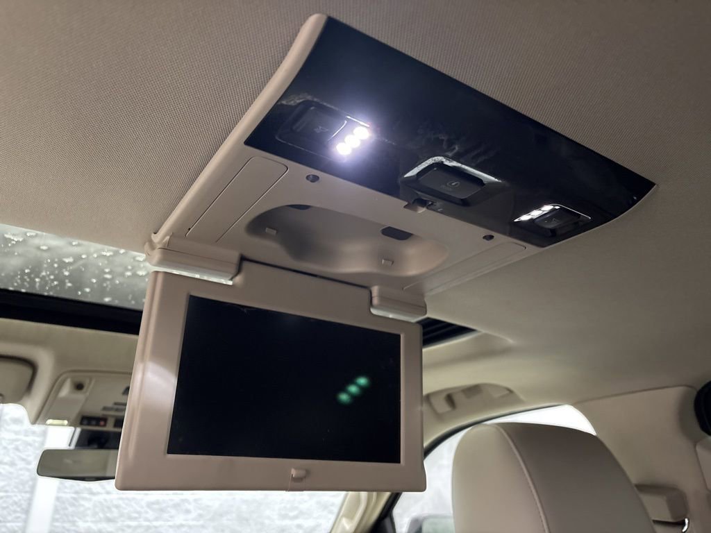 Used 2020 Cadillac Escalade Premium Luxury image 29