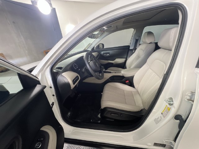 Used 2025 Honda HR-V EX-L image 14