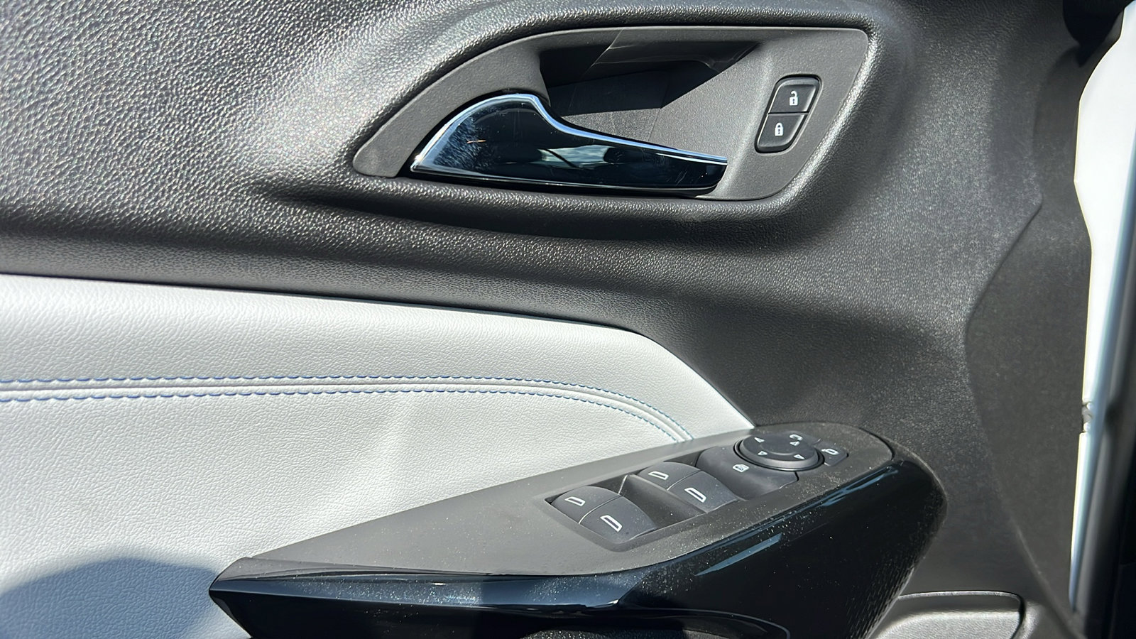 New 2025 Chevrolet Trax LT w/ Driver Confidence Package image 16