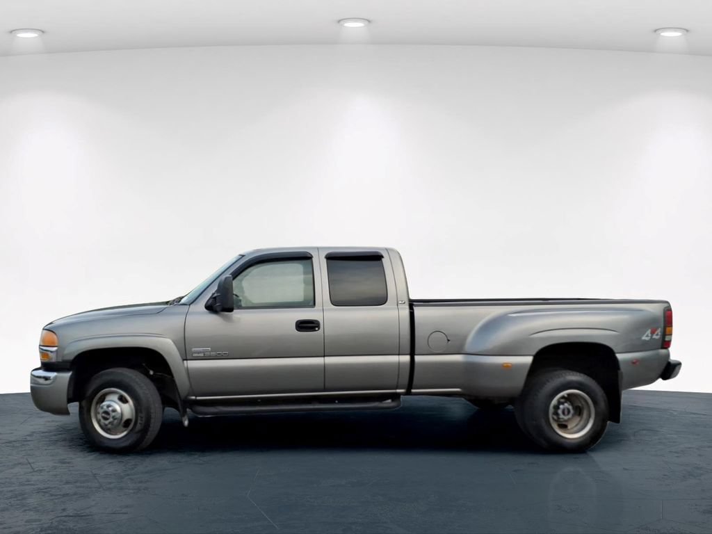 Used 2007 GMC Sierra 3500 SLT w/ Heavy-Duty Power Package AWD/4WD image 11