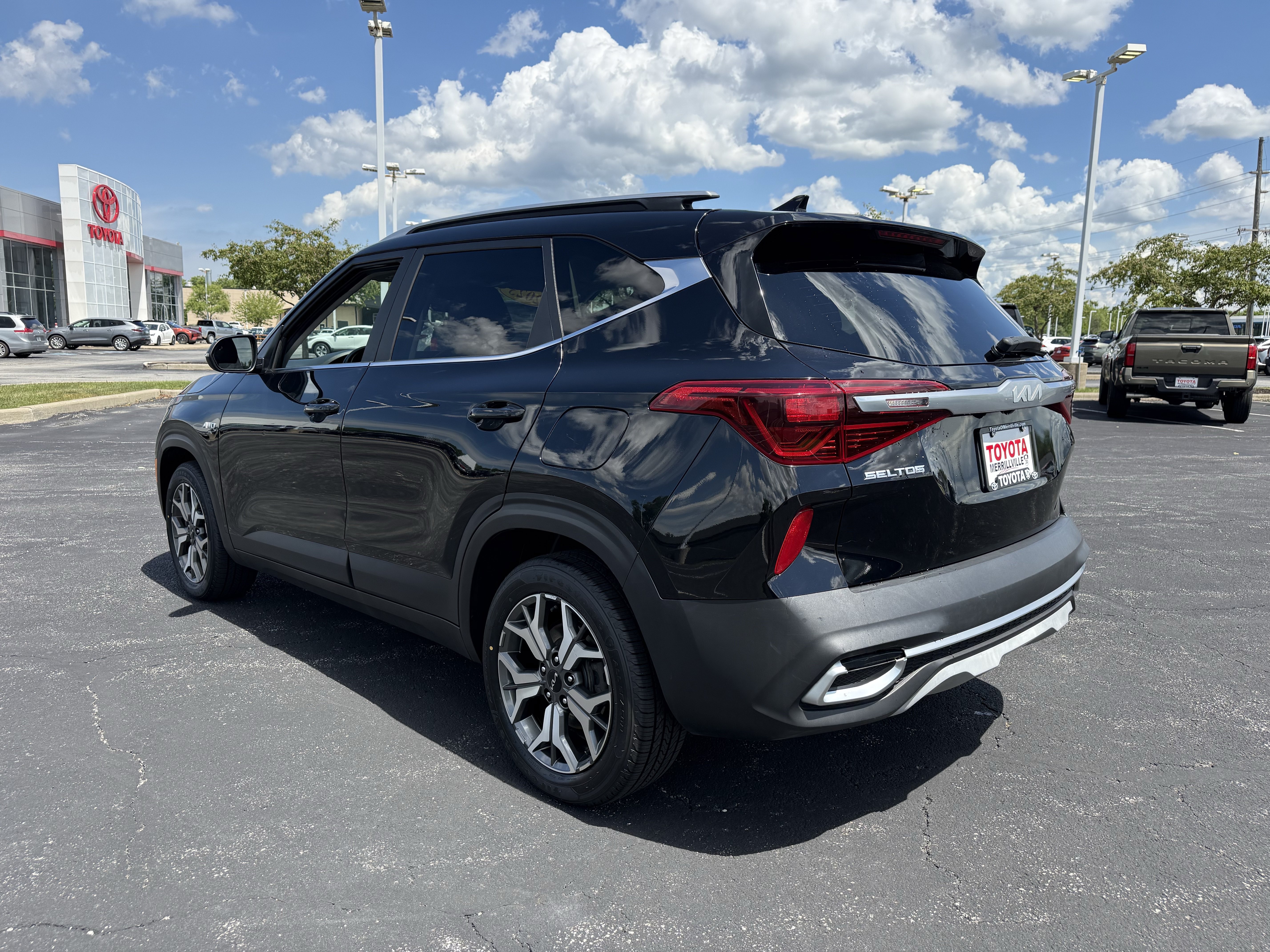 Used 2023 Kia Seltos EX AWD/4WD image 12