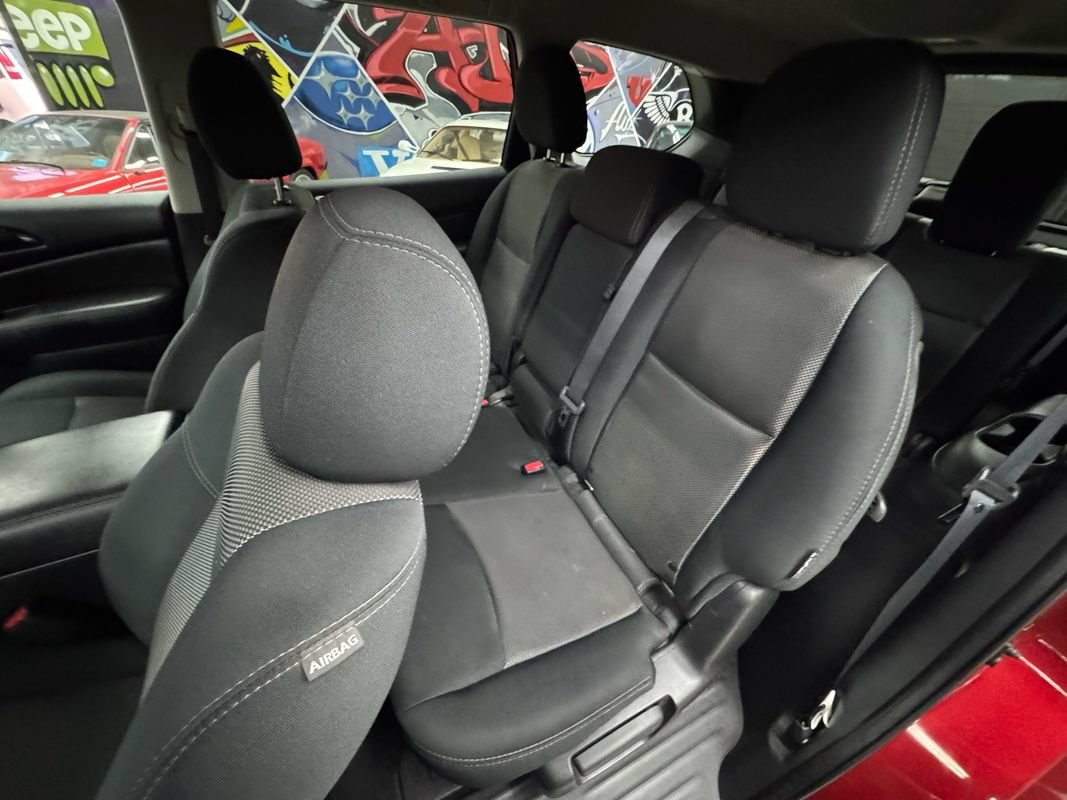 Used 2018 Nissan Pathfinder S AWD/4WD image 14