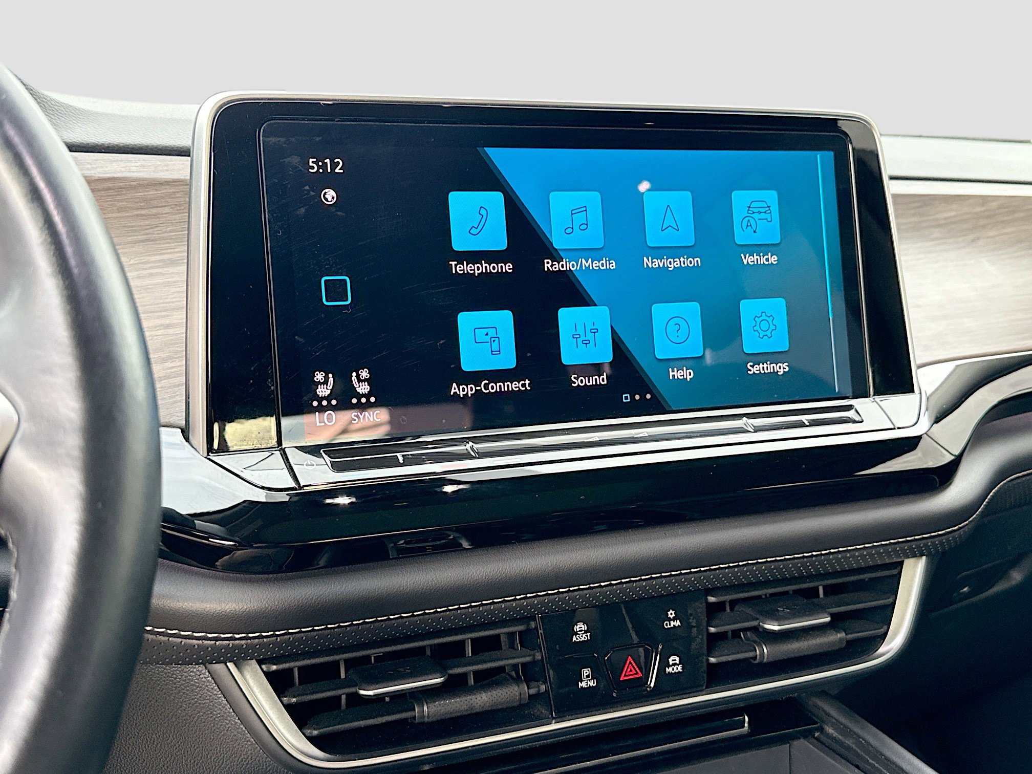 Used 2024 Volkswagen Atlas SEL Premium R-Line image 29