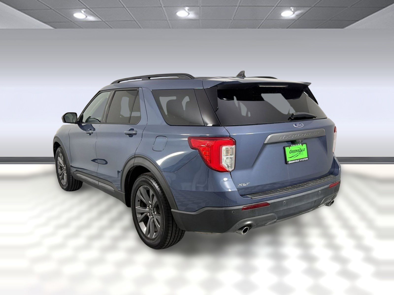 Used 2021 Ford Explorer XLT w/ Equipment Group 202A RWD image 3