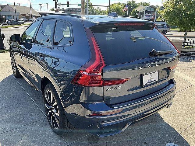 Certified 2023 Volvo XC60 B5 Plus w/ Climate Package AWD/4WD image 10
